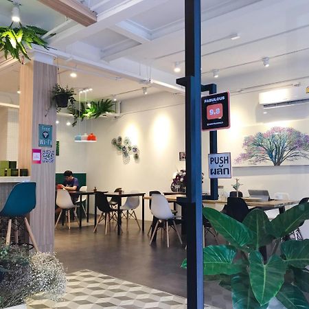 Хостел Folk Poshtel Asok Бангкок Экстерьер фото
