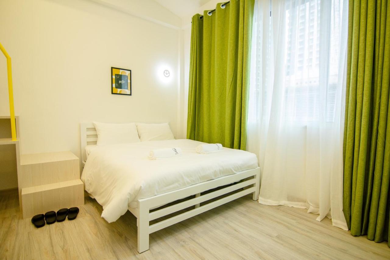 Хостел Folk Poshtel Asok Бангкок Экстерьер фото