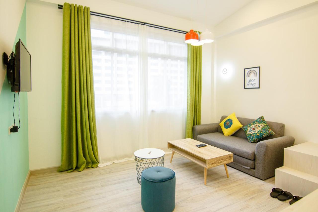 Хостел Folk Poshtel Asok Бангкок Экстерьер фото