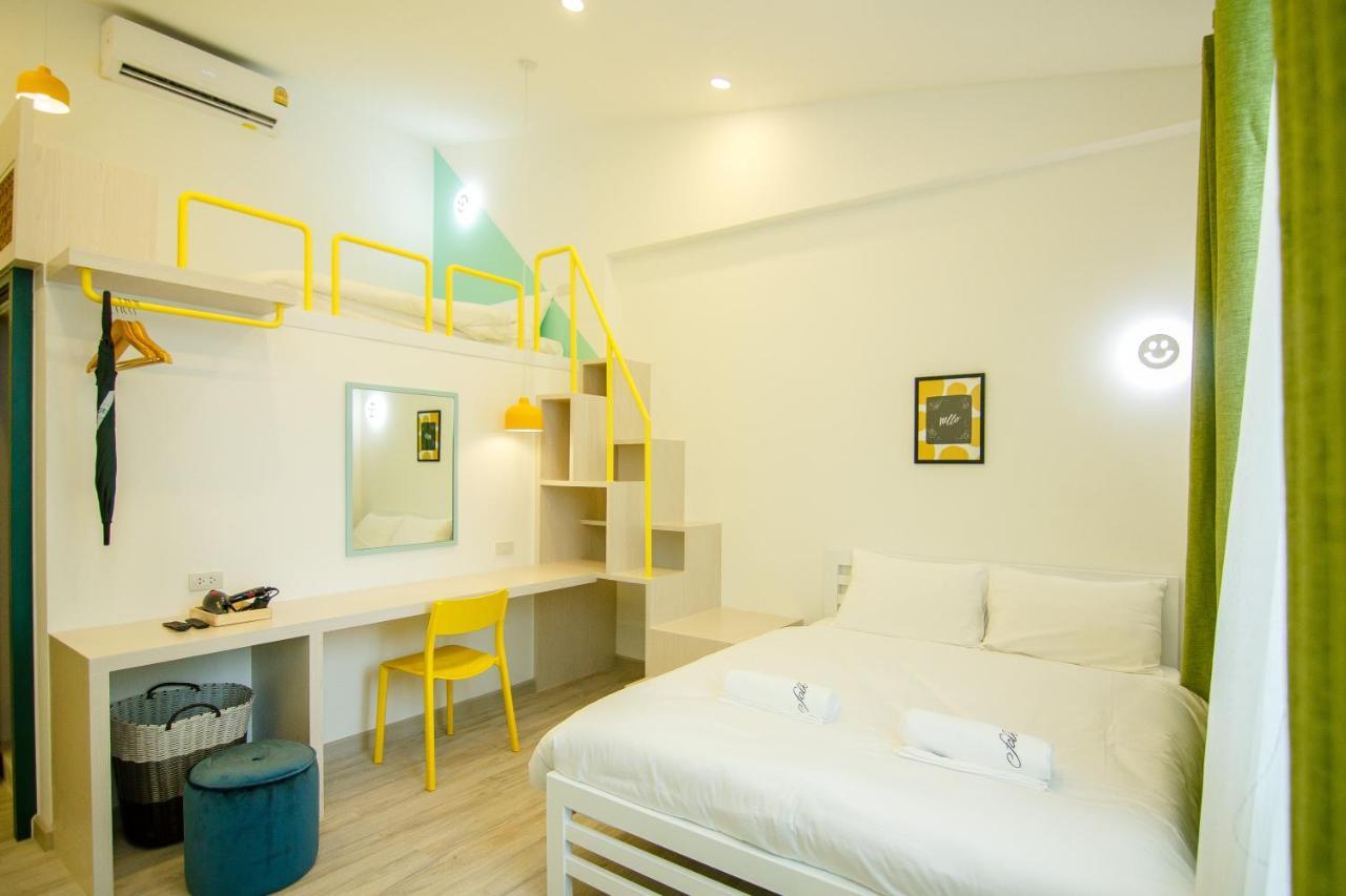 Хостел Folk Poshtel Asok Бангкок Экстерьер фото