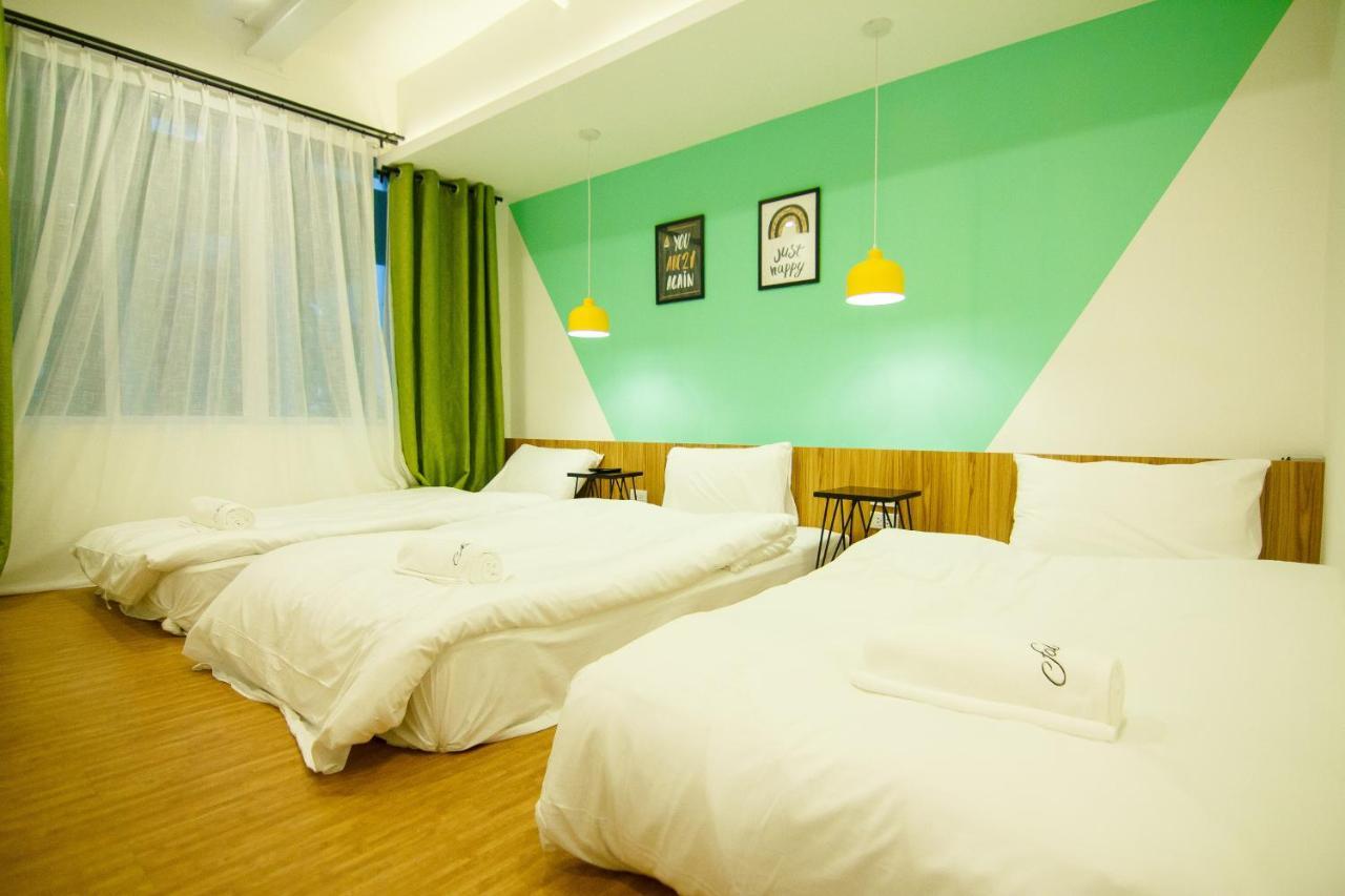 Хостел Folk Poshtel Asok Бангкок Экстерьер фото