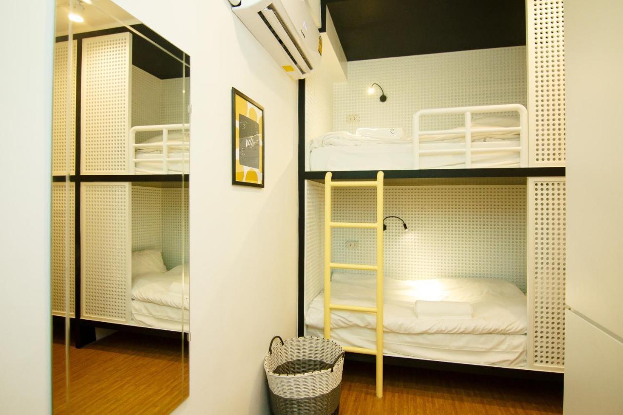Хостел Folk Poshtel Asok Бангкок Экстерьер фото