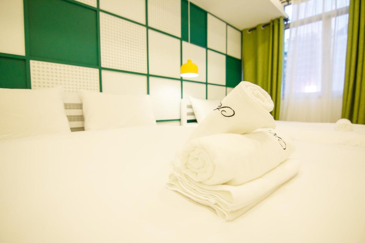 Хостел Folk Poshtel Asok Бангкок Экстерьер фото