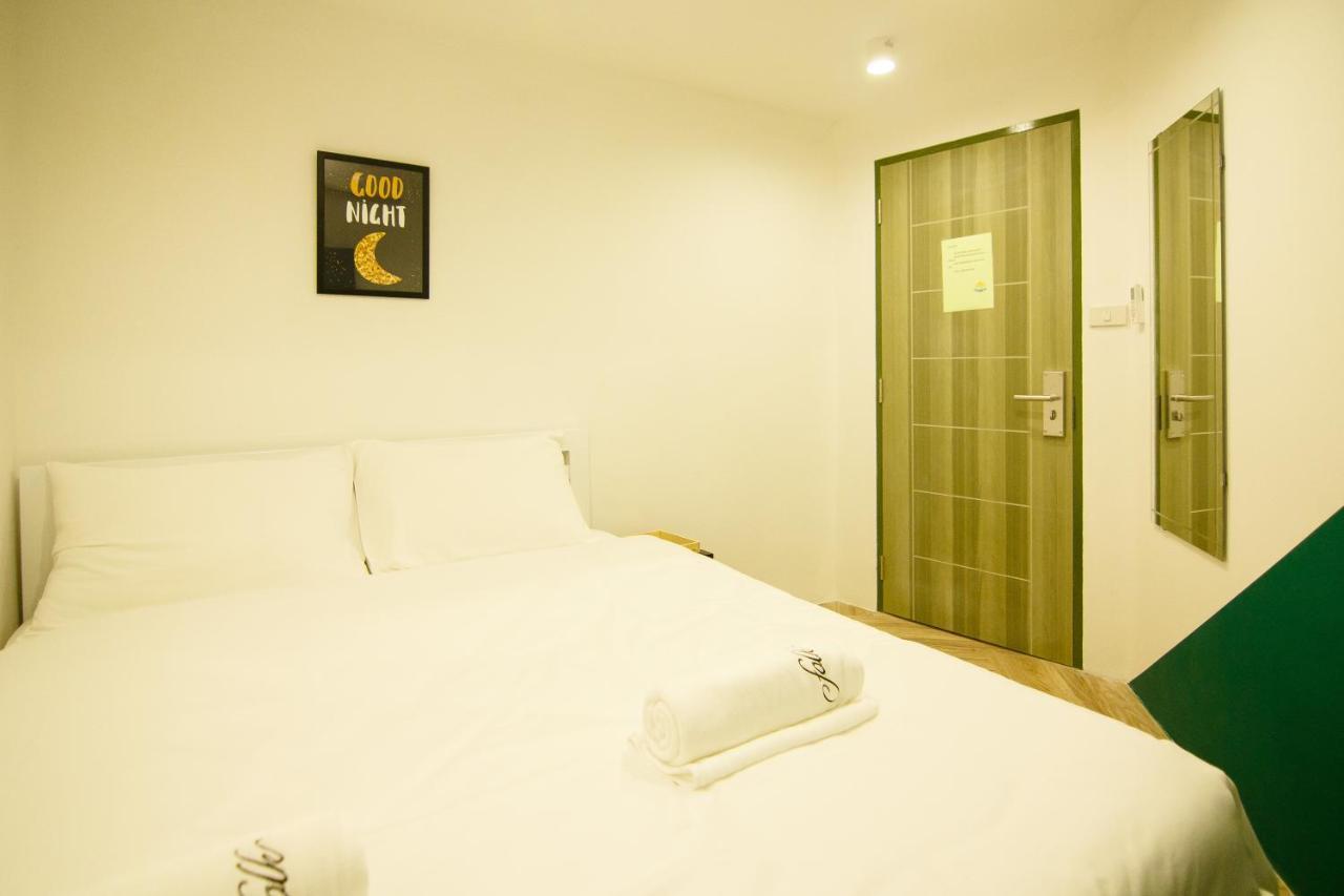 Хостел Folk Poshtel Asok Бангкок Экстерьер фото