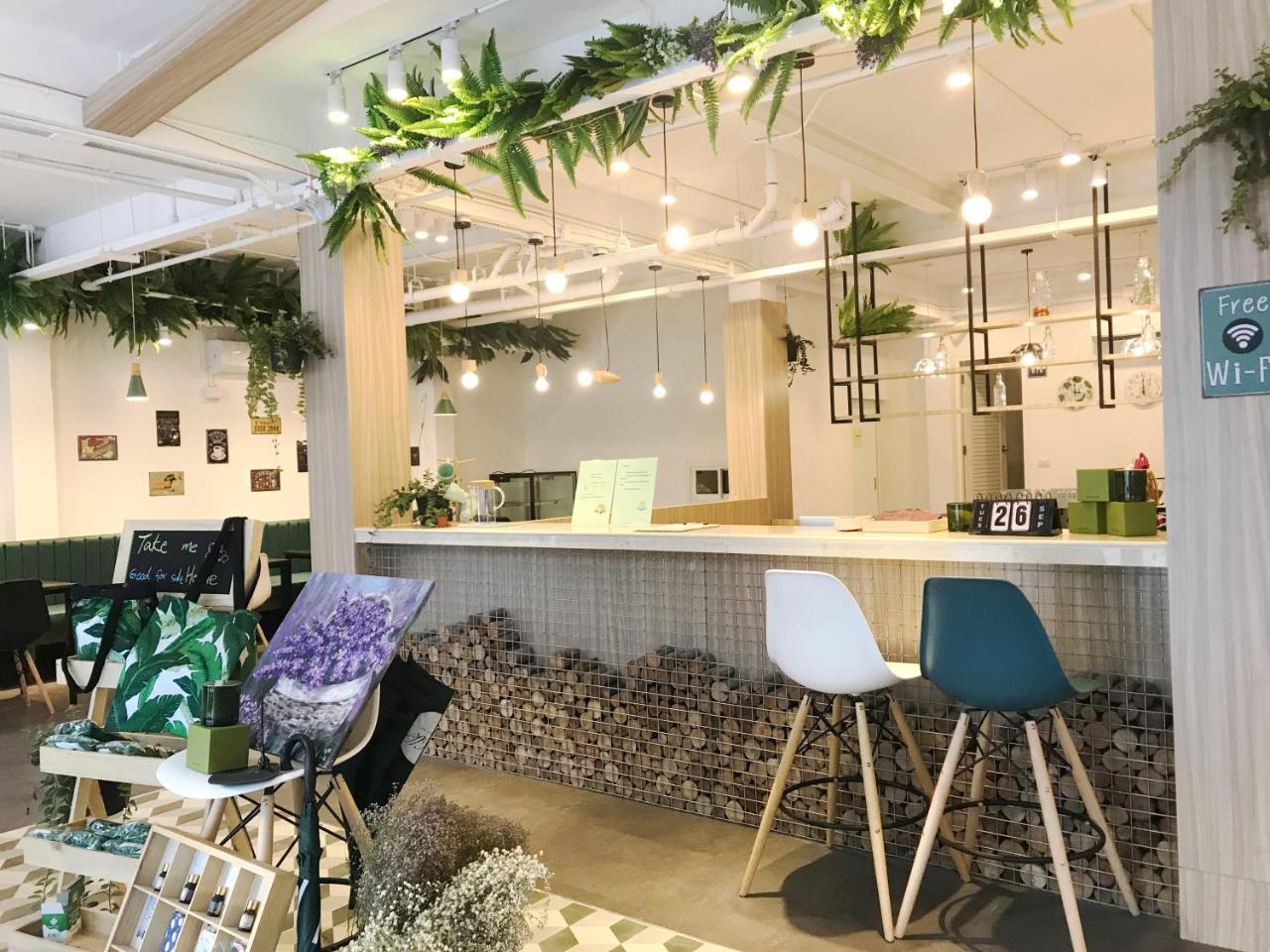 Хостел Folk Poshtel Asok Бангкок Экстерьер фото