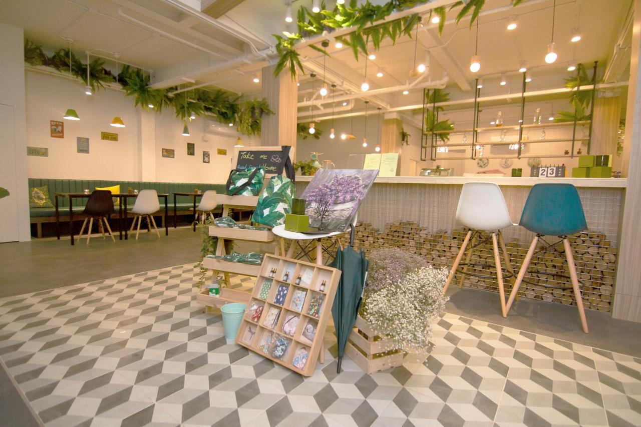 Хостел Folk Poshtel Asok Бангкок Экстерьер фото