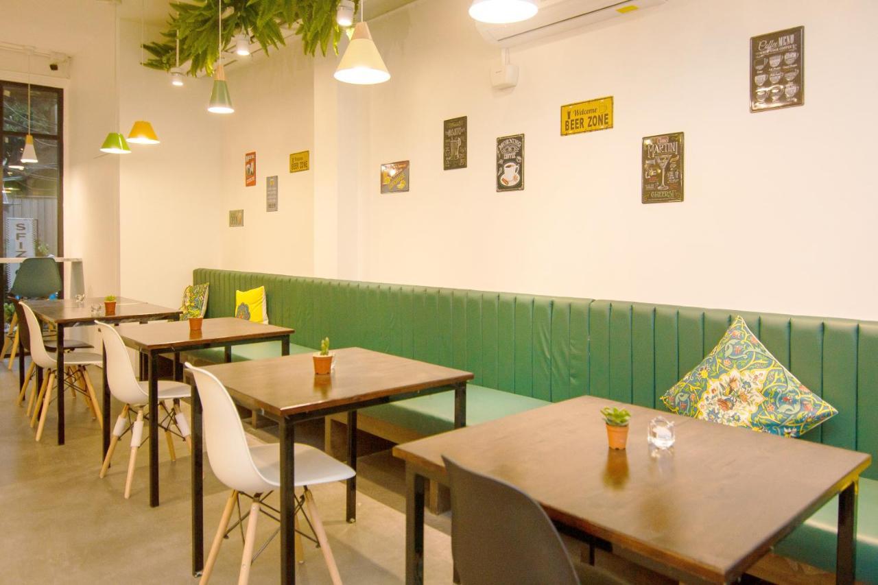 Хостел Folk Poshtel Asok Бангкок Экстерьер фото